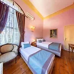 Bueyuekada Anastasia Meziki History Mansion * Prinseneilanden