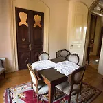Bueyuekada Anastasia Meziki History Mansion * جزر الأمراء