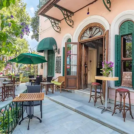 Bueyuekada Anastasia Meziki History Mansion * Adalar