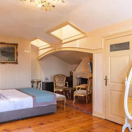 Bueyuekada Anastasia Meziki History Mansion