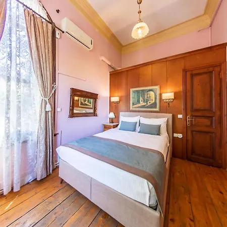 Hotel Bueyuekada Anastasia Meziki History Mansion